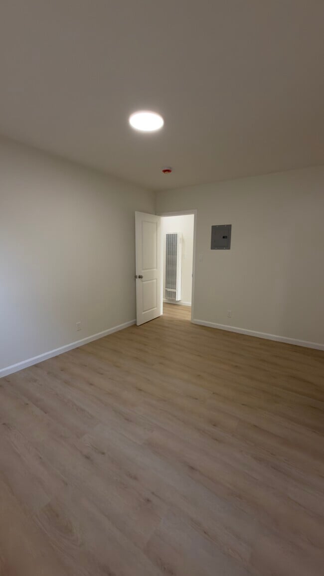 Building Photo - San Pedro