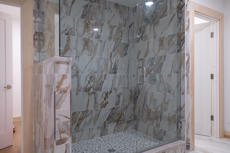 Primary Shower - 383 Ridgecrest Dr