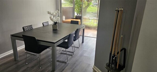 Building Photo - 2262 Discovery Cir W