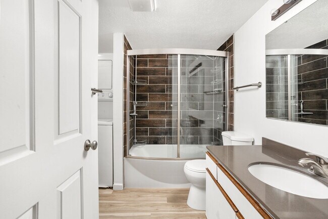 Building Photo - 224 E 13th St