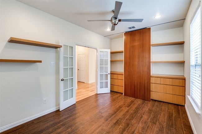 Building Photo - 7909 Creek View Dr