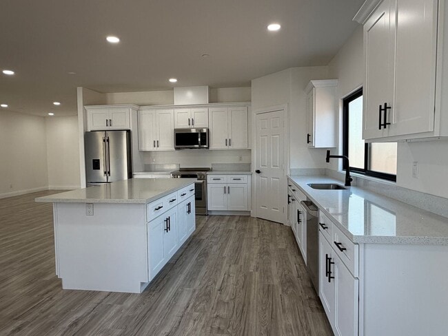 Building Photo - 4465 Gilchrist Dr