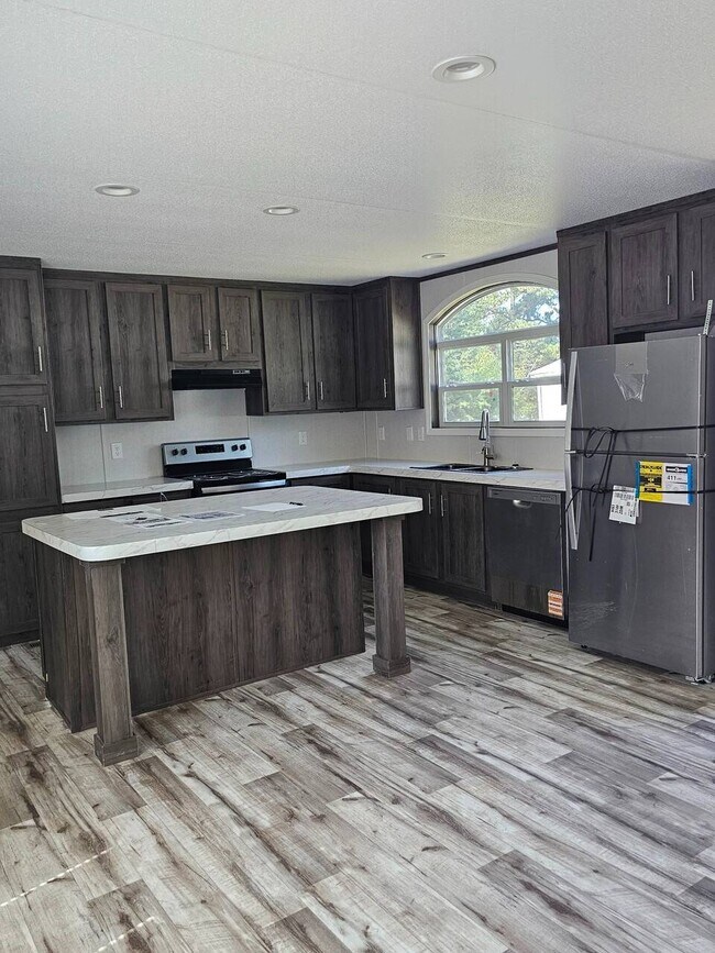 Building Photo - 2881 TX-110