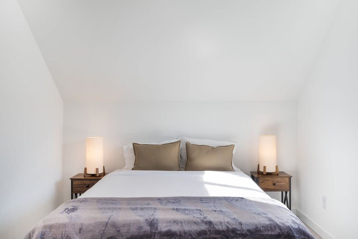 Building Photo - 703 N 104th St