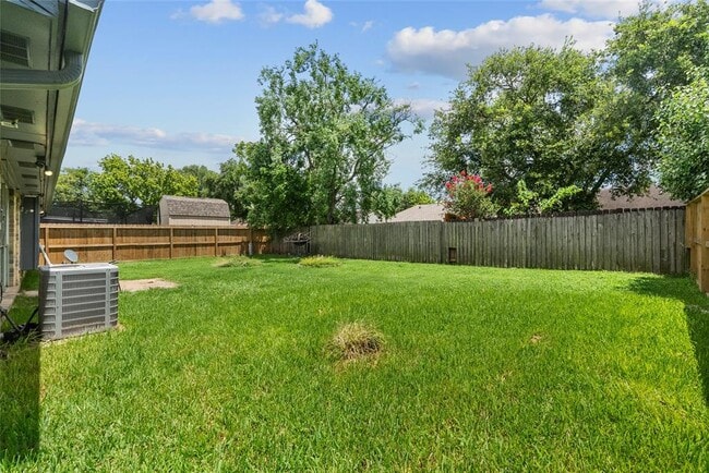 Building Photo - 2515 Northern Dr