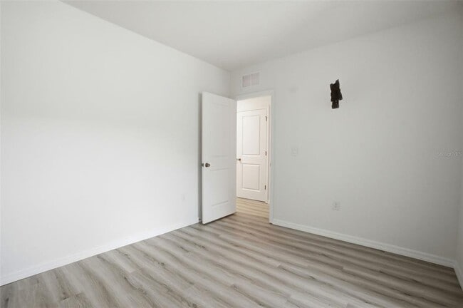 Building Photo - 5323 Dragonfly Dr