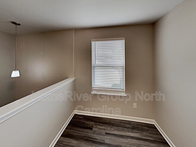 Building Photo - 3028 Desmond Woods Dr