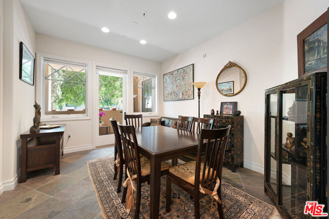 Building Photo - 6241 Crescent Park W