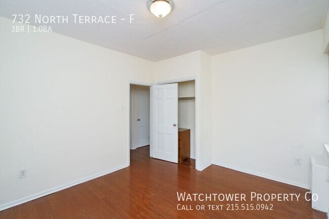 Building Photo - 732 North Terrace