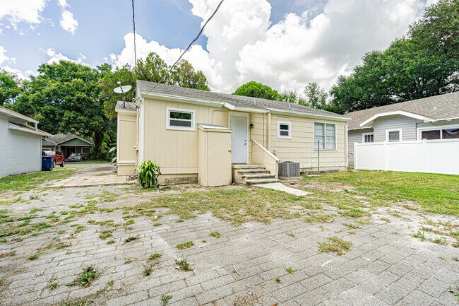 Building Photo - 505 E Virginia Ave