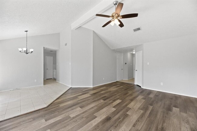 Building Photo - 21006 Bridgeview Cir