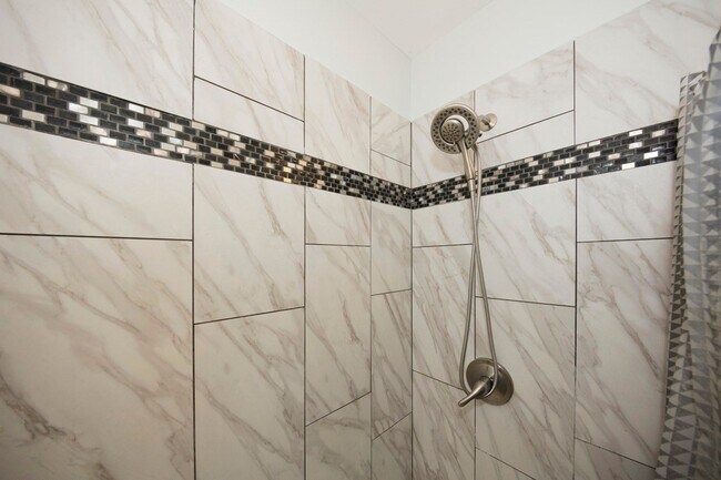 Master Bathroom 3 - 15-2031 32nd Ave