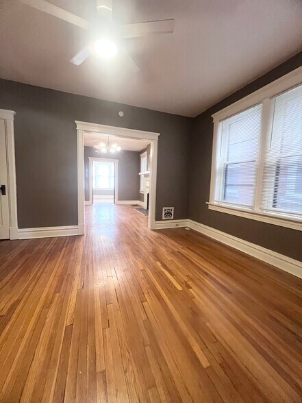 Building Photo - 4221 Botanical Ave