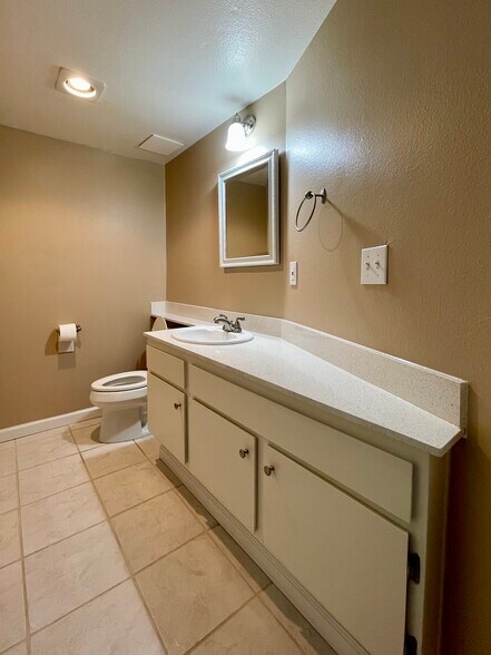 Building Photo - 8444 Via Sonoma