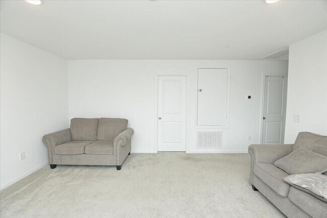 Building Photo - 14463 Cedar Ledge Ln