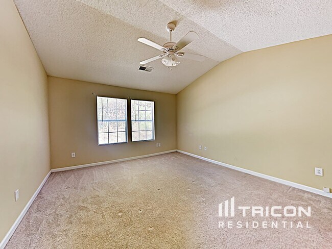 Building Photo - 6868 Merrywood Dr