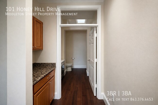 Building Photo - 101 Honey Hill Dr