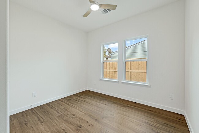 Building Photo - 5731 Belvedere Dr