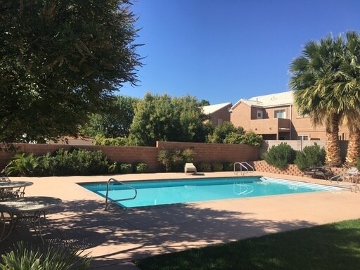 Building Photo - Skyhawk Townhome