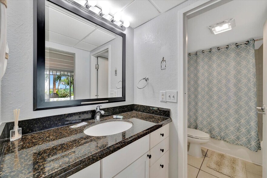 Building Photo - 611 Destiny Dr