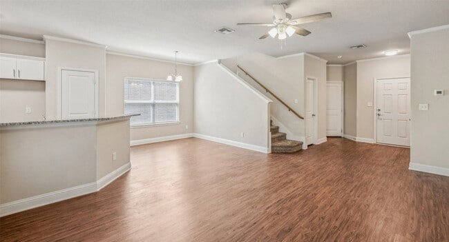 Building Photo - 268 Castleridge Dr