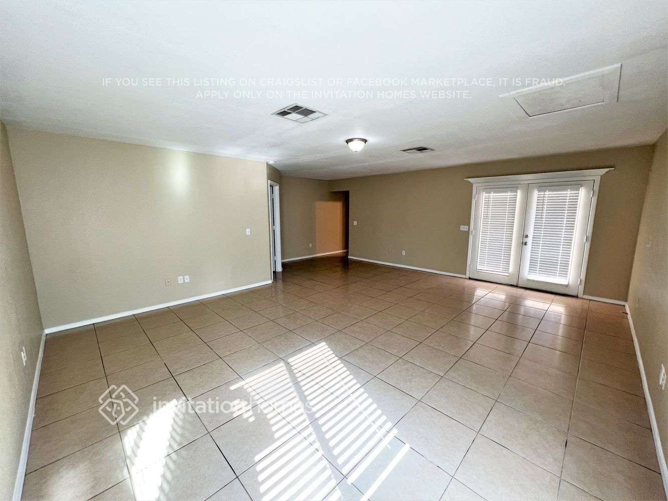 Building Photo - 134 S Main Dr