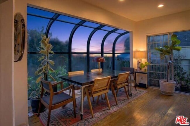 Building Photo - 8998 Lloyd Pl