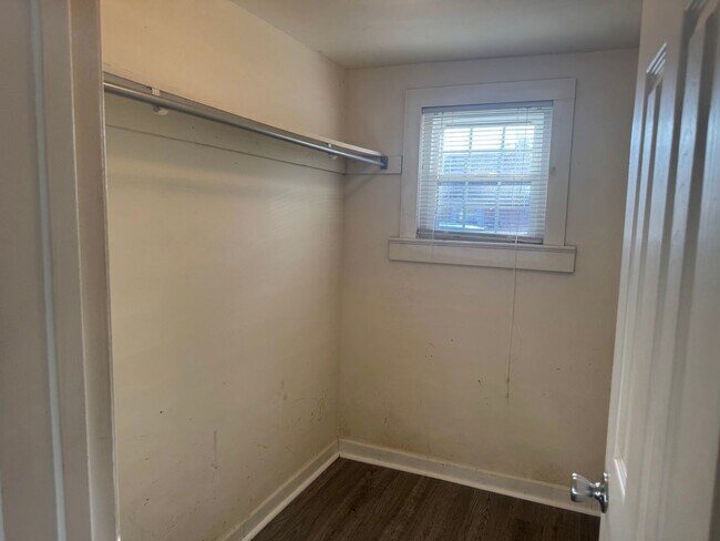 Building Photo - 9421 Peachtree St