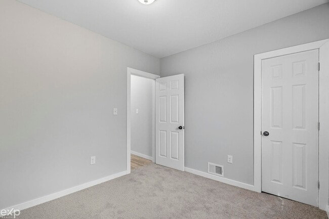 Building Photo - 13320 Jane Ave