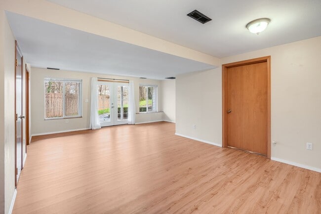 Building Photo - Beautiful 5 Bed, 3 Bath Rental Home in Sherwood!