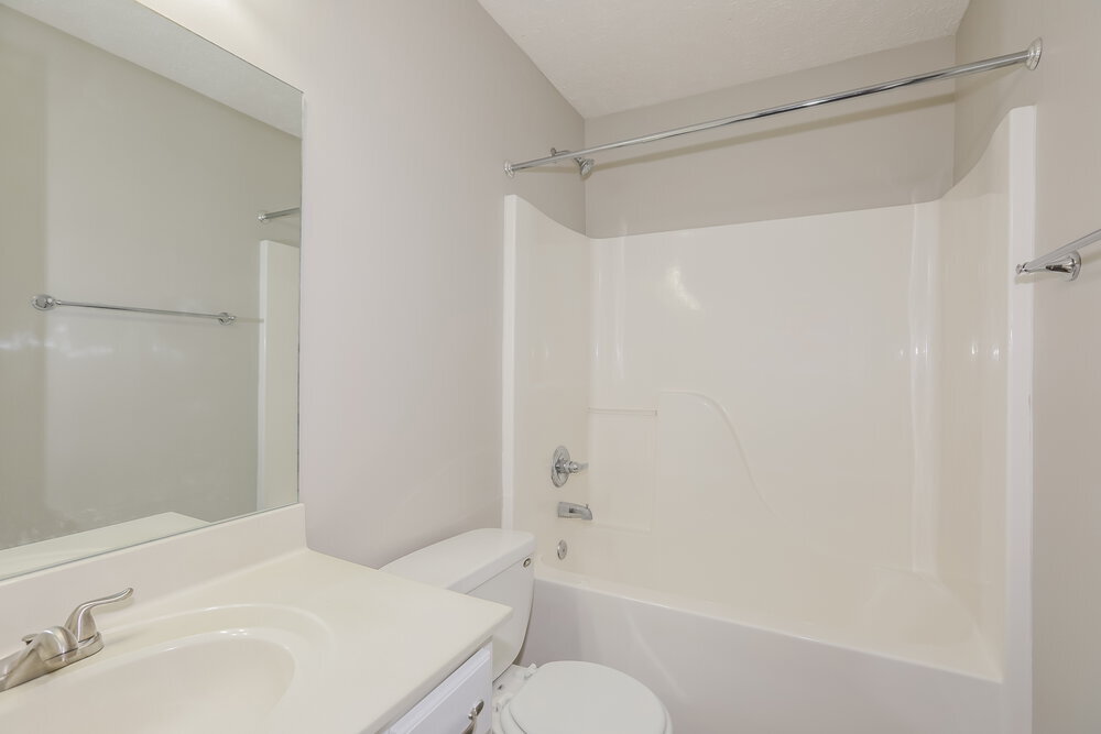 Building Photo - 1516 Beaconcrest Cir