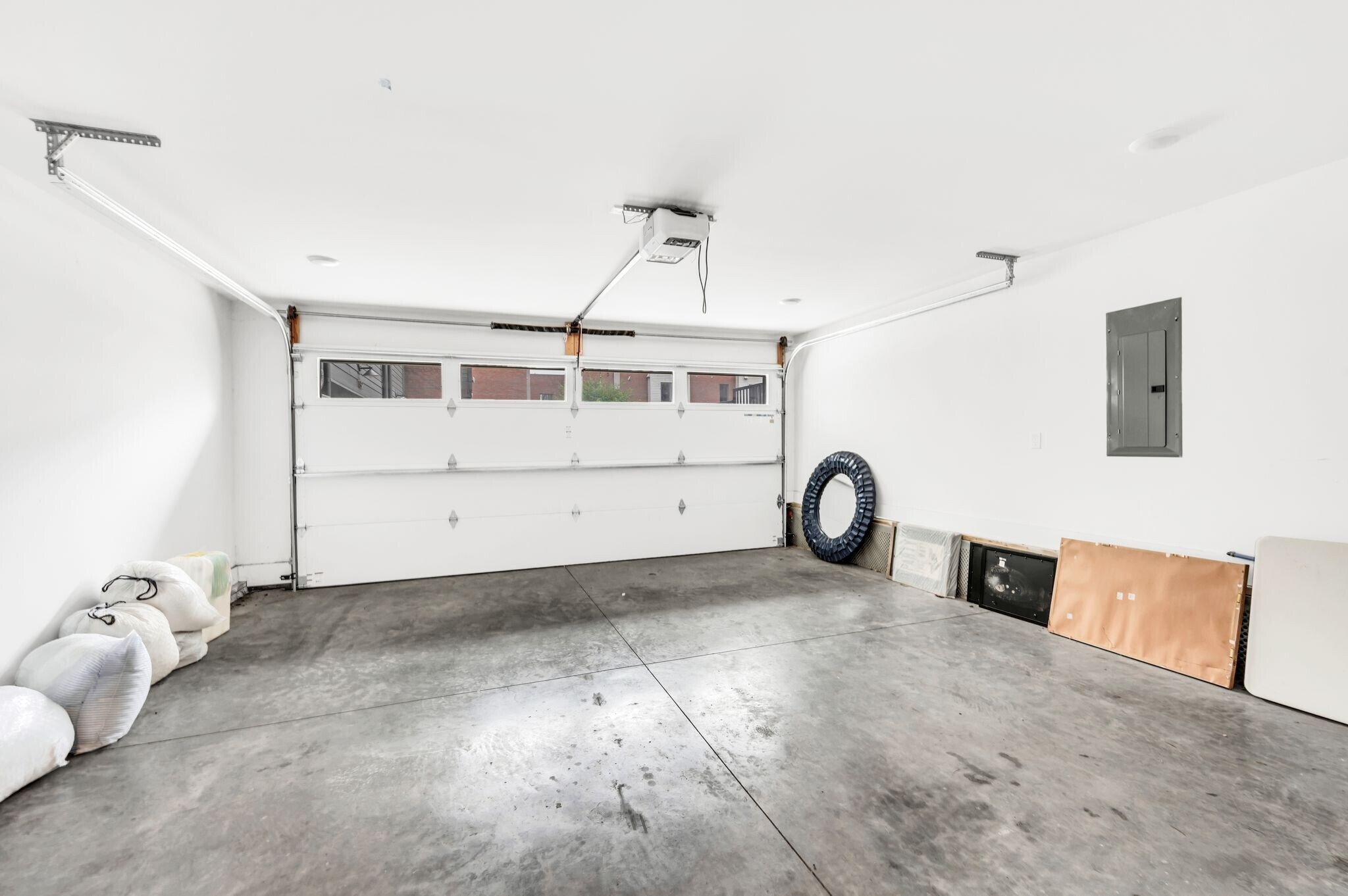 Building Photo - 1330 3rd Ave N