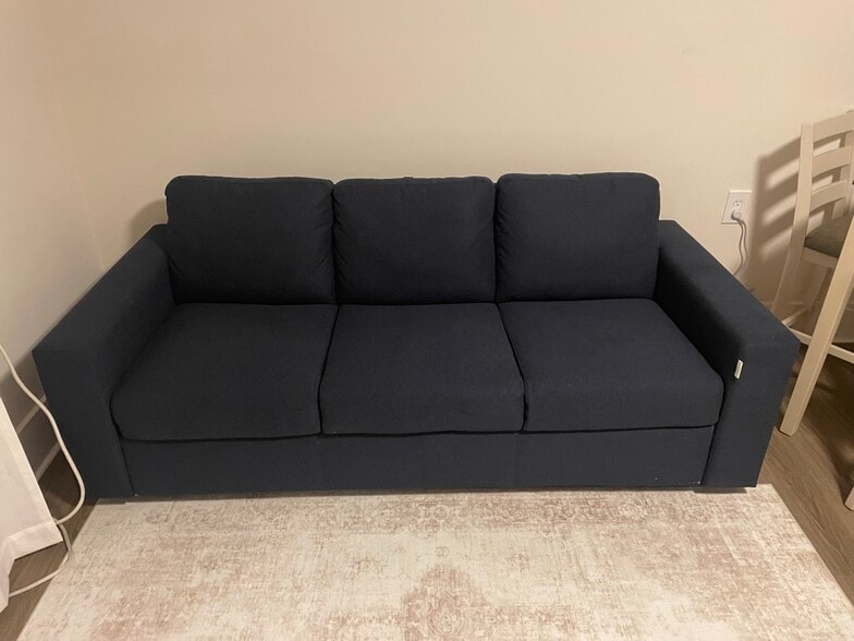 Building Photo - 1109 E 1st St