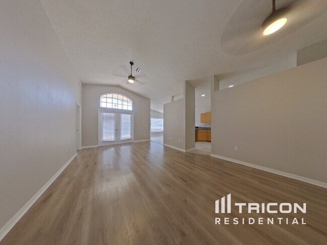 Building Photo - 7956 Floradora Dr