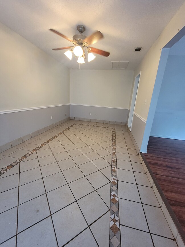 Building Photo - 318 W Whatley St