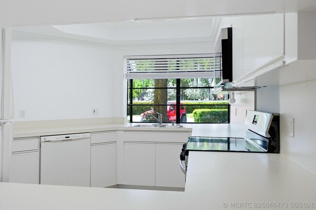 Building Photo - 101 Waterview Dr