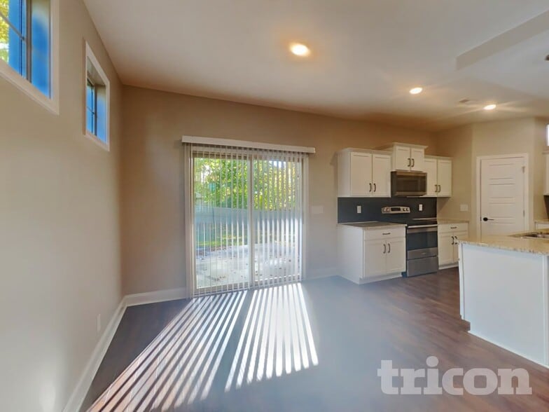 Building Photo - 124 Lucerne Ln