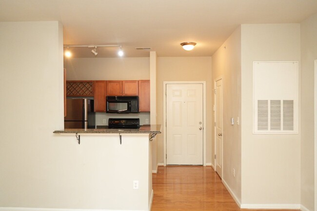 Building Photo - 745 Walker Square, Apt #3A