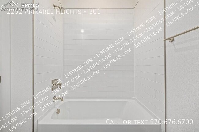 Building Photo - 2252 Arikaree Hts