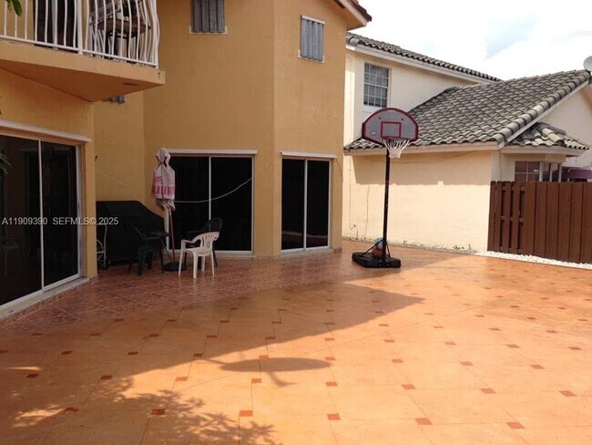 Building Photo - 15428 SW 50th Terrace