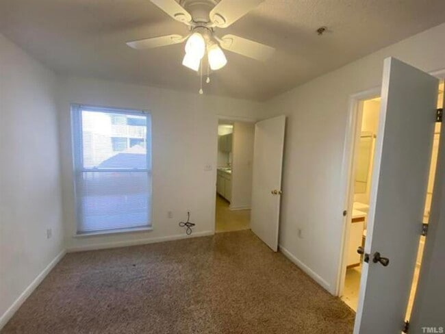 Building Photo - 1401 Collegiate Cir