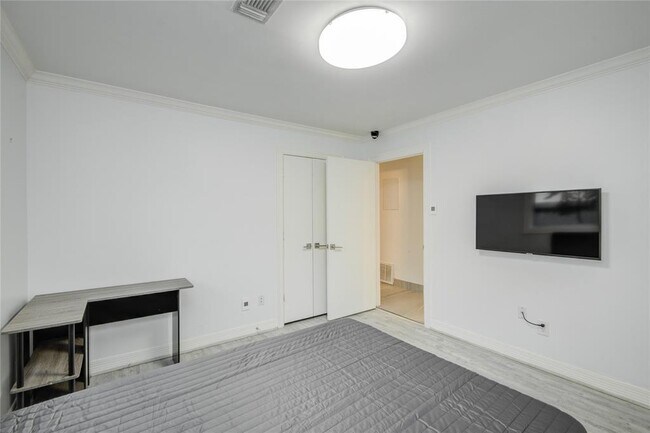 Building Photo - 5754 Wigton Dr