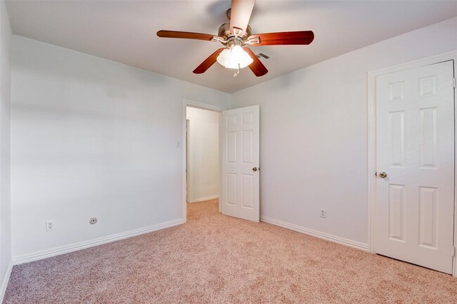 Building Photo - 219 Schley St