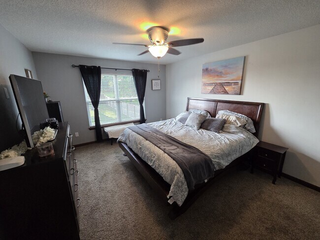 Building Photo - 4121 Mockingbird Ln