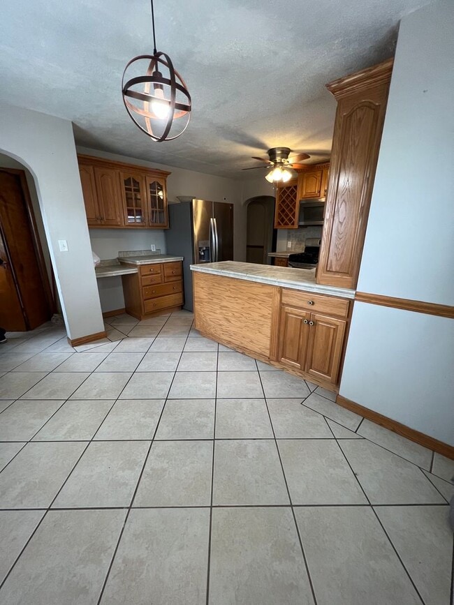 Building Photo - 3022 Losey Blvd S