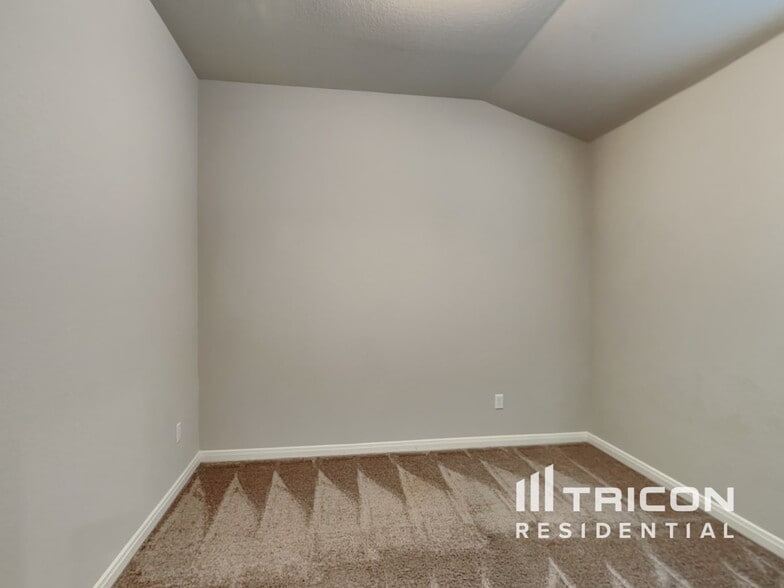 Building Photo - 5815 Zoey Wy