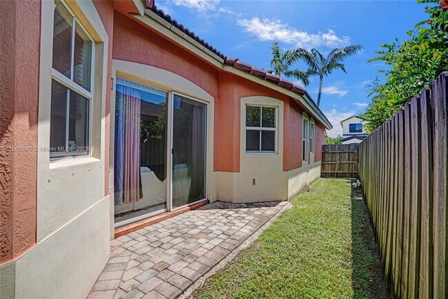 Building Photo - 15385 SW 93rd Ln