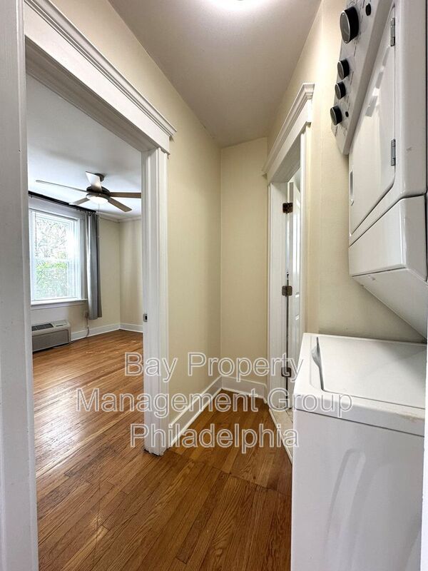 Building Photo - 437 W School House Ln