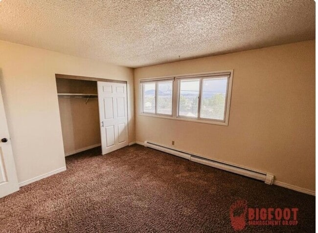 Building Photo - Pet Friendly 2 Bedroom/ 1 bath Westside Location With Balcony!