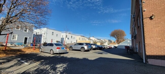 Building Photo - 17 Cuozzo St